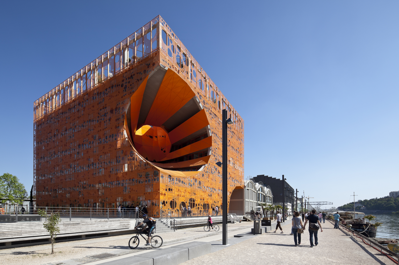 Le Cube Orange quartier Confluence ©Brice Robert