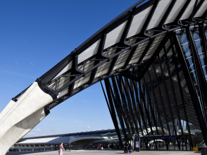 A&eacute;roport de Saint-Exup&eacute;ry et gare TGV &agrave; l'A&eacute;roport de Lyon Saint-Exup&eacute;ry - Photo Brice Robert