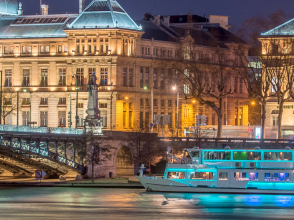D&icirc;ner croisi&egrave;re &agrave; bord de l'Herm&egrave;s &copy; Dominik Fusina