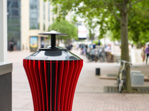 Cendrier urbain rouge &copy;Cy-Clope &ndash; 2021